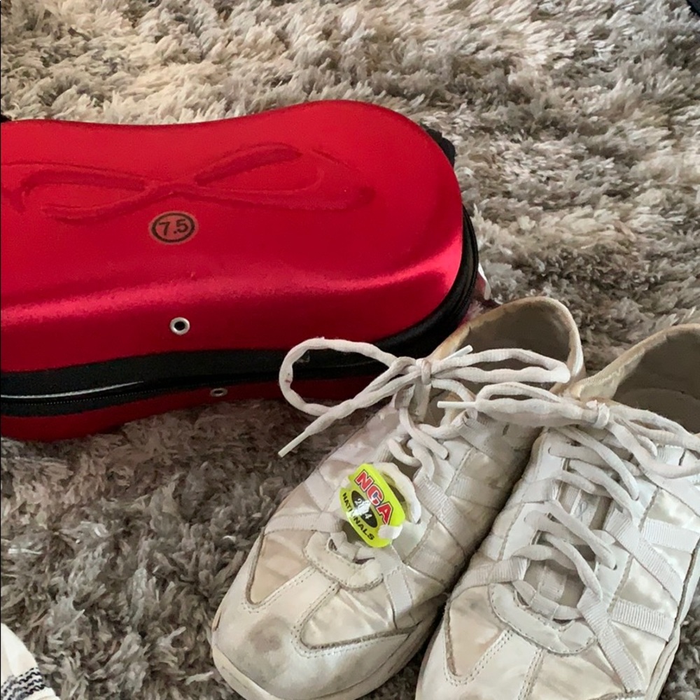 Nfinity cheer shoes